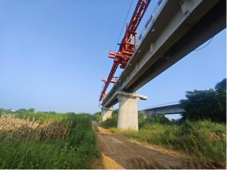 铜陵江北港铁路专用线bob手机网页版入口庐江段首座特大桥T梁顺利架设完成 皖ICP备18006612号-1